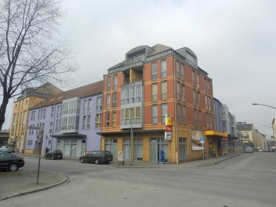 Klimatisierte und renovierte 2 1/2 Zimmer Dachgeschosswohnung mit Terrasse in Duisburg