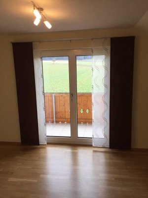 Gepflegte 3-Zimmer-Dachgeschosswohnung mit Balkon und Einbauküche in Neuburg a.d. Donau
