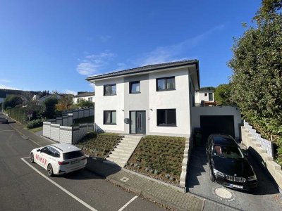 Rengsdorf - junges Haus - Neu, modern, hell und offen.