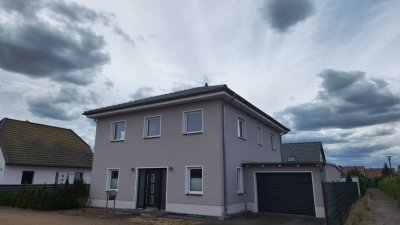 Moderne Stadtvilla mit gehobener Ausstattung in stadtnaher Lage