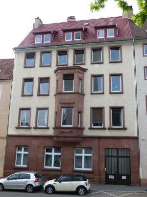 Schöne zwei Zimmer Wohnung zzgl. große Küche in Aschaffenburg, Stadtmitte, am Schloß
