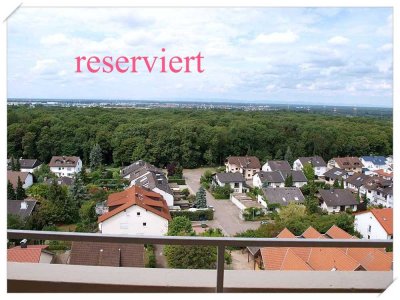 Reserviert ! 2 ZKB barrierefrei, mit Traumaussicht in die Pfalz