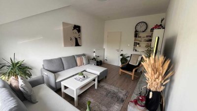 Wohnen mit Charakter: Modernisierte 2-Zimmer-Dachgeschosswohnung in Aschaffenburg