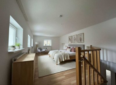 Großzügige ETW mit eigenem Eingang, Galerie und besonderem Grundriss in zentraler Lage