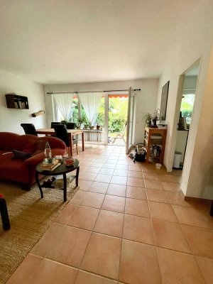*SCHICKE PARTERRE - WOHNUNG FÜR GARTENLIEBHABER*
