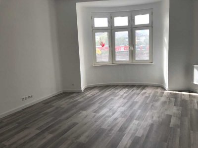 Sanierte Altbauwohnnung 5-Zimmer Wohnung in zentraler Lage