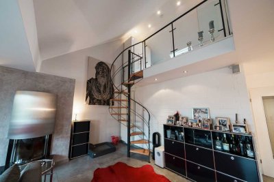 Moderne 4,5-Zimmer-Maisonettewohnung mit Galerie, Designbädern und traumhaftem Weitblick