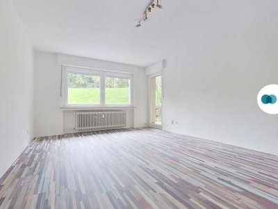 Endlich Raum für alle: Großzügige 4-Zimmer-Erdgeschosswohnung mit eigener Terrasse in Solingen