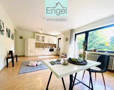 Gemütliche freie Wohnung mit 2 Balkonen und Einbauküche