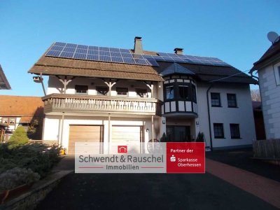 Modernes Heizkonzept mit Platz + Feldrandlage: 2 Wohnhäuser mit Gästehaus in Schotten-Burkhards