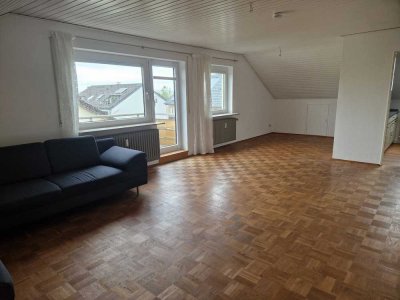 Helle 2-Zimmer Dachgeschosswohnung in Baindt mit Balkon