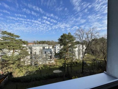 Helle 5-Zimmer-Wohnung mit Balkon im 4. OG in Potsdam-Stern