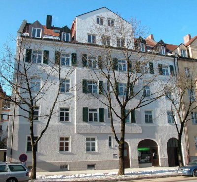 Gepflegte 2-Zimmer-Erdgeschosswohnung mit Balkon, Innenhofblick und Wohnküche
