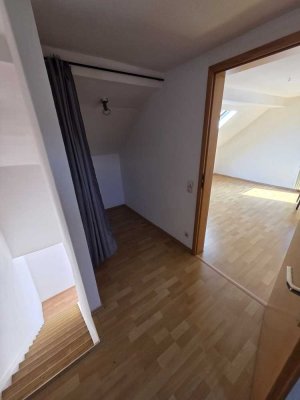 850 € - 100 m² - 3.0 Zi.