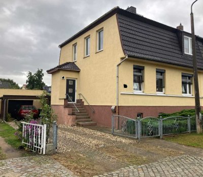 ruhig gelegene Doppelhaushälfte nahe Bützower Bahnhof