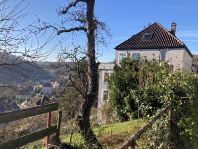 4-Familien-Generationenhaus in Aussichtslage im Stuttgarter Süden