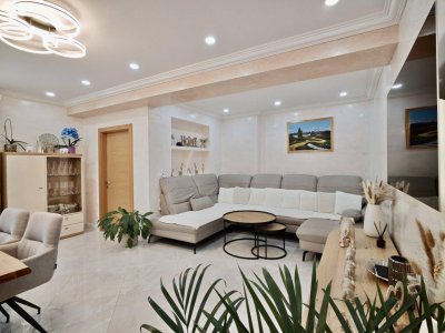 Top-Zustand &amp; Zentral: Vollmöblierte 3-Zimmer-Wohnung mit Loggia!