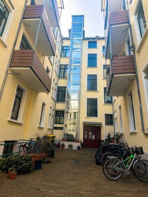 Ruhige 4-Zimmer Altbauwohnung in direkter Nähe zum Lister Platz