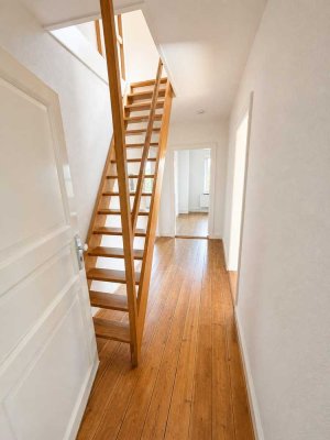 Helle Dachgeschosswohnung - nahe Förde & Kanal | 69 m² in Holtenau-Ost (vor dem MFG5-Gelände)