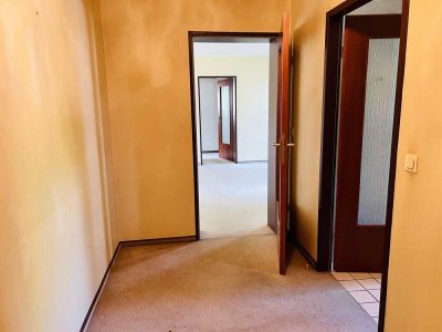Zentrumsnahe Wohnung mit drei Zimmern und Balkon