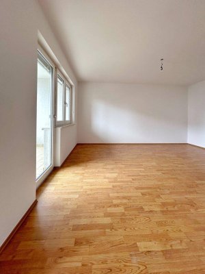 DAHEIM IN GUTAU - PREISWERTE 3 ZIMMER WOHNUNG MIT BALKON UND PARKPLATZ