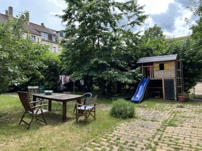 Hübsche Familienwohnung mit 4 Zimmern und Altbau-Ambiente