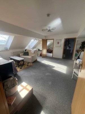 Großzügige Dachgeschosswohnung | 76,95 m² | Einbauküche | DU-Ruhrort