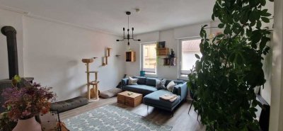 Sehr schöne 2-Zimmerwohnung Altbau in Stuttgart Süd mit Veranda und Tageslichtbad ab 01.06. frei