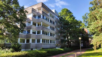Komfort 2-Zimmerwohnung in Kiel, nähe Holtenauer Str, Parkett, EBK, Fahrstuhl, Tiefgarage