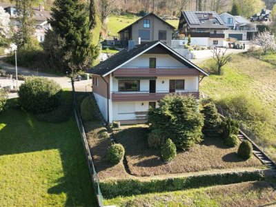 Einfamilienhaus mit traumhafter Aussicht wartet auf frischen Wind
