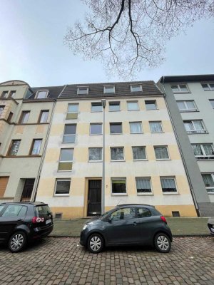 Geräumige Erdgeschosswohnung mit Balkon