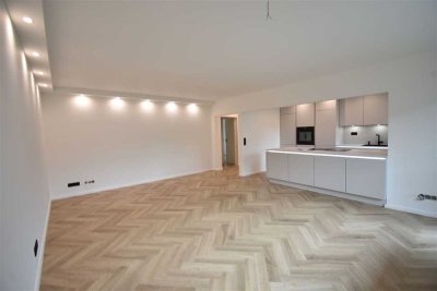 Für gehobene Ansprüche! Sanierte 4-Zi-Whg mit EBK, Balkon und TG-Stellplatz