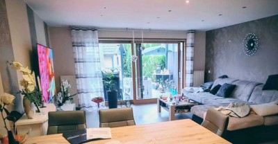 Gepflegtes Einfamilienhaus mit Garten, Wintergarten, überdachter Terrasse, 2 Bäder, 2 Stellplätze