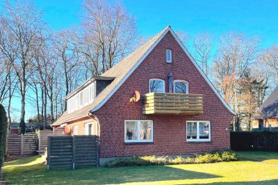 Grundsolide Kapitalanlage: Mehrfamilienhaus mit 4 Wohnungen in bester Wyker Wohngegend!