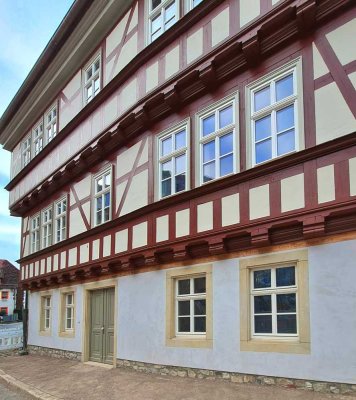 Exklusive 2-Zimmer-Wohnung mit Balkon in der Erfurter Altstadt