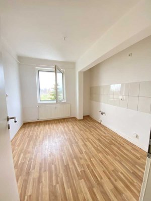 Bald verfügbar! Tolle 3-Raum-Wohnung im Grünen von Grimmen mit Balkon