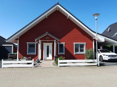 Moderne & nachhaltige Rarität: Freistehendes Holzhaus