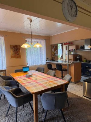 Geräumige 4-Zimmer Wohnung mit Balkon
