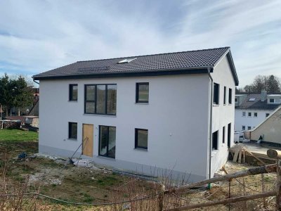 Top Neubau 2-Zimmer-Wohnung mit Balkon in Weichs OT Aufhausen zu vermieten!