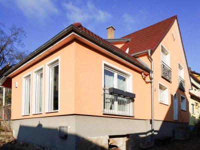 Befristet 05/26 - 05/27:  Modernes EFH mit Garten in Gundelsheimer Altstadt - auch als WG geeignet