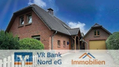 Hübsches und gepflegtes Einfamilienhaus mit massiver Garage und Vollkeller