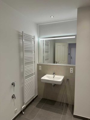 + Energetisches topausgestattetes Denkmal mit West-Balkon, Parkett, Wohnküche, CAT-7 Netzwerk +