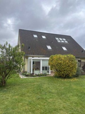 Ebenerdige 3-Zimmer-Wohnung mit Wintergarten, Terrasse, Carport und Einbauküche in Dümmer