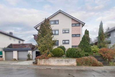 Einladendes Mehrfamilienhaus mit idyllischem Garten