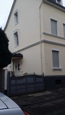 Gepflegte 4-Zimmer-Wohnung mit direktem Gartenzugang