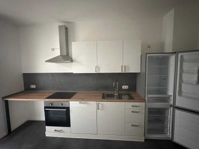 ***2 Zimmer-Wohnung mit Balkon, EBK inkl. Spülmaschine, Bad mit Wanne und Dusche!***