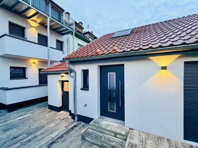 Top saniertes Mehrfamilienhaus mit vier komplett möblierten 2-Zimmer-Design-Apartments!