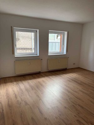 ***Großzügige 3 Zimmer-Wohnung in Kasendorf***