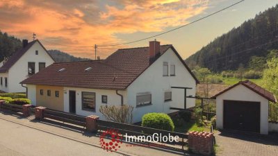 Charmanter Bungalow mit viel Platz und traumhaftem Garten