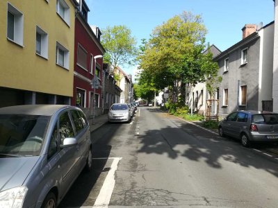 2,5-Zimmer-Altbau-Wohnung mit Balkon, Kray-Süd